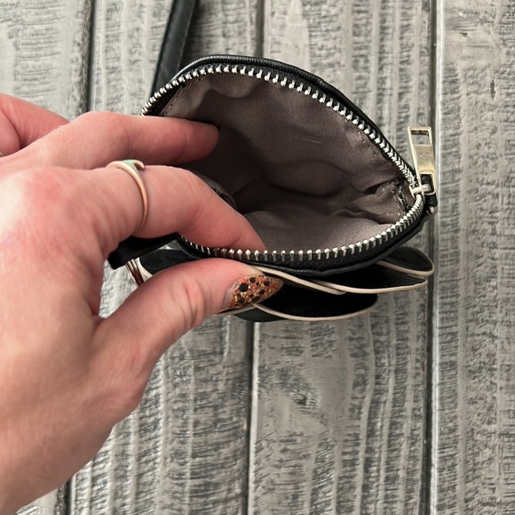 NWOT Floral wristlet for purse or keys - Picture 5 of 7